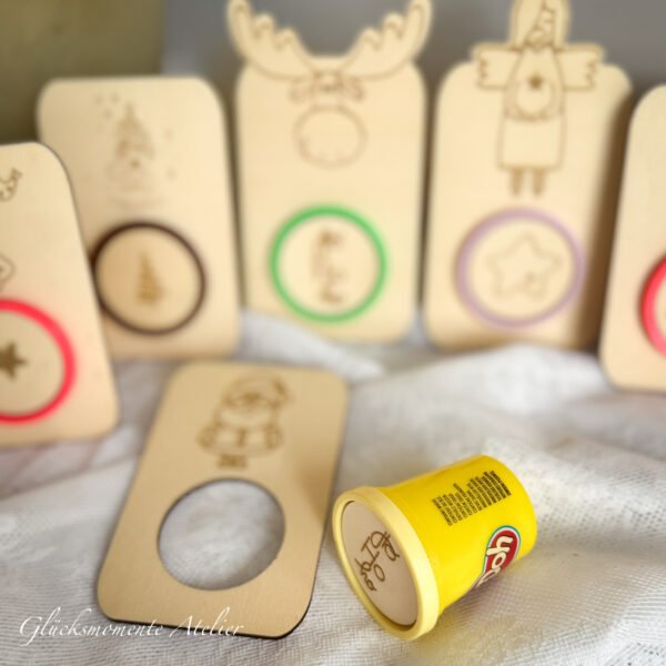 Knete mit Holzkarte | Weihnachtself – Bild 2